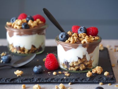 fruit-breakfast-yogurt-break-greek-yogurt-yogurt-bowl-natural-yogurt_t20_gBJdxk